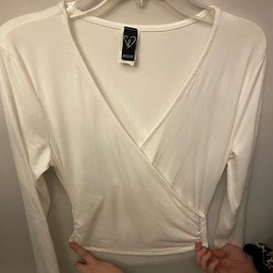 White cropped long sleeve v neck top from Windsor, Medium